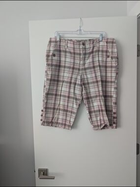 Gloria Vanderbilt Pink Plaid Capris